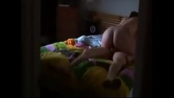 Filho e pai metendo na mãe Filho e pai metendo na mãe