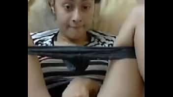 Novinha morena na cam