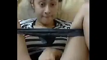 Novinha morena na cam