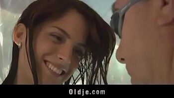 Velho transando fazendo sexo com a novinha gostosa Velho transando fazendo sexo com a novinha gostosa