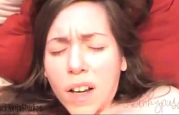Porno ninja cu da irmã sendo deflorado Porno ninja cu da irmã sendo deflorado
