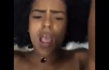 Ai meu cuzinho morena fudendo no cu e mijando de tesão Ai meu cuzinho morena fudendo no cu e mijando de tesão