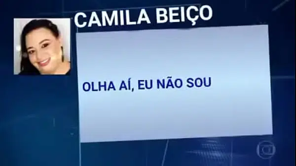 Apresentadora tira roupa durante jornal