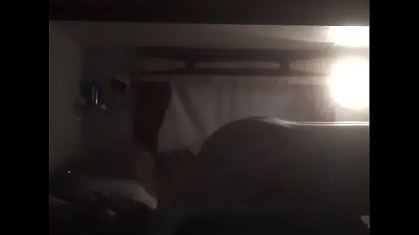 Camera escondida pega mulher traindo