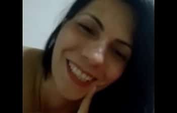 Cantora ludmilla pelada