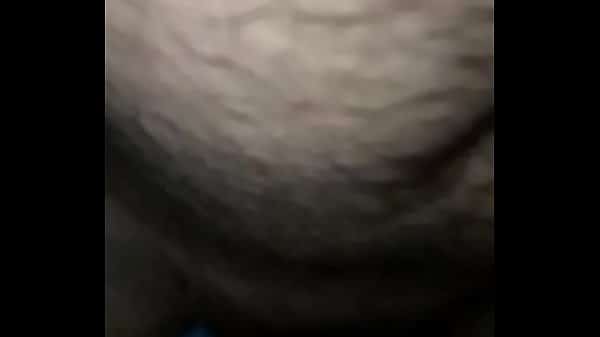 Comendo o cu da namorada dormindo