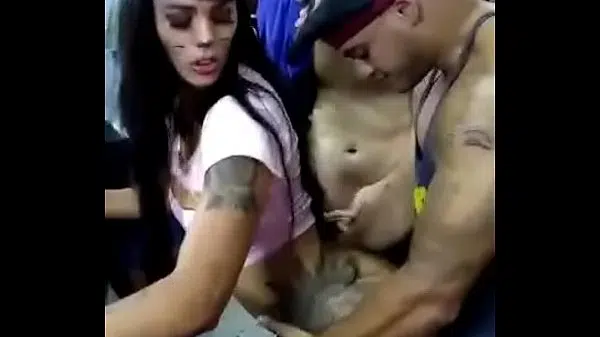 Dando o cu pra varios