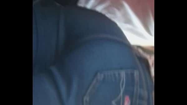 Encoxando dentro do onibus