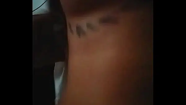 Gostosa gemendo bem gostoso