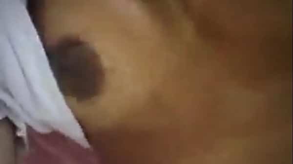 Hariany pagando peitinho