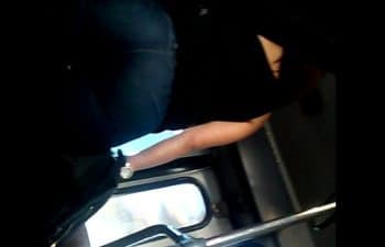 Homem chupando os peitos da mulher Homem chupando os peitos da mulher