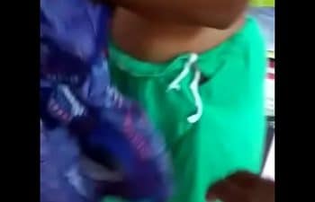 Mulheres com roupa e sem roupa Mulheres com roupa e sem roupa