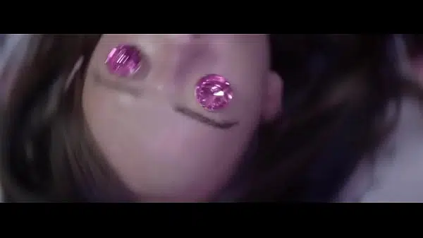 Novinha leva gozada na buseta