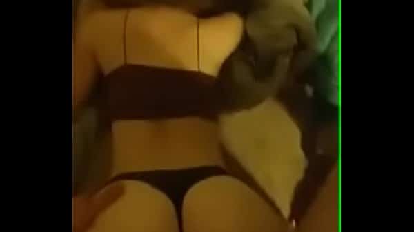 Padre comendo novinha