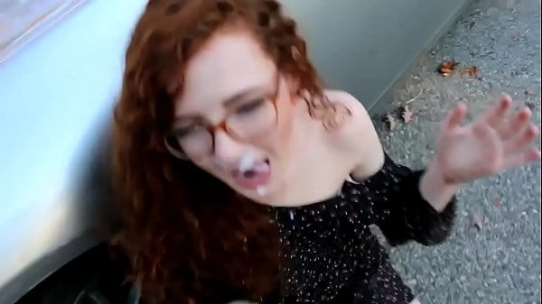 Sexo amador na rua