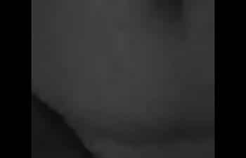 Casal brincando com vibrador Casal brincando com vibrador