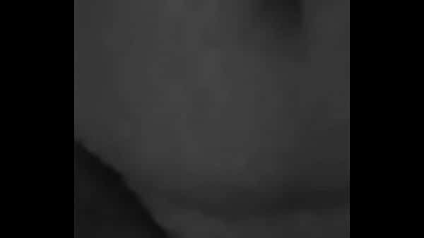 Casal brincando com vibrador