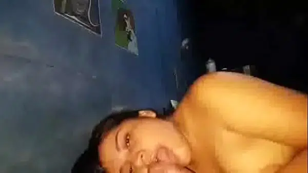 Coroa fazendo garganta profunda
