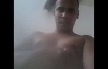 Esfolando a bucetinha com bigodinho Esfolando a bucetinha com bigodinho