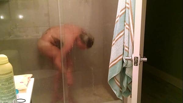 Fodendo irmã tomando banho