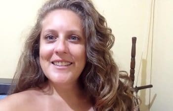 Gozando dentro da buceta cabeluda Gozando dentro da buceta cabeluda