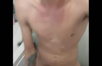 Gozando na boca da novinha Gozando na boca da novinha