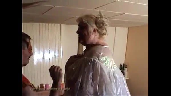 Homem chupando mulher