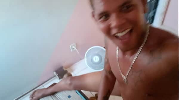 Homens bonitos moreno