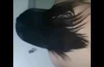 Natalia bbb 22 sentando Natalia bbb 22 sentando