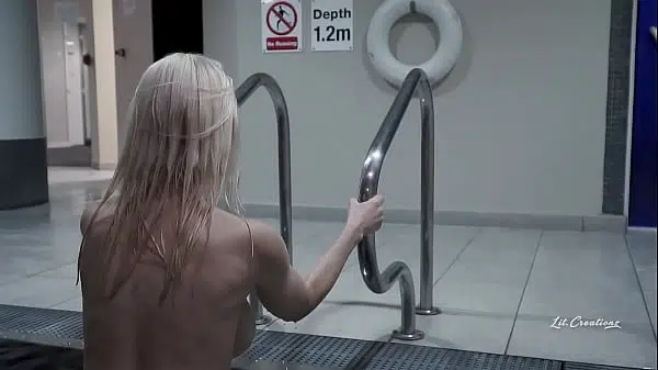 Orgia na piscina
