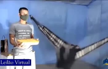 Comendo no colo em pe Comendo no colo em pe