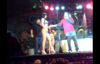 Gozando em publico Gozando em publico