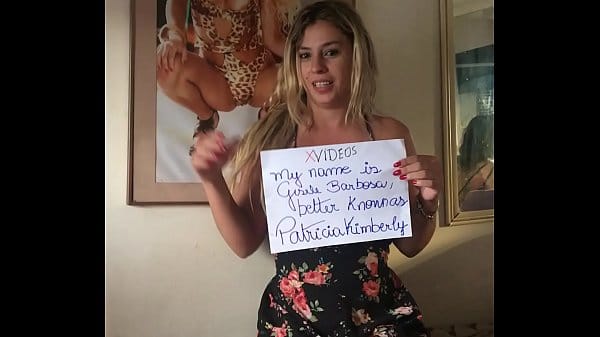 Lidiane shayuri tirando a roupa vídeo