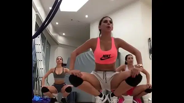 Rakel silva e tati maia peladas