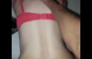 Acompanhante Novinha metendo e ficando excitada