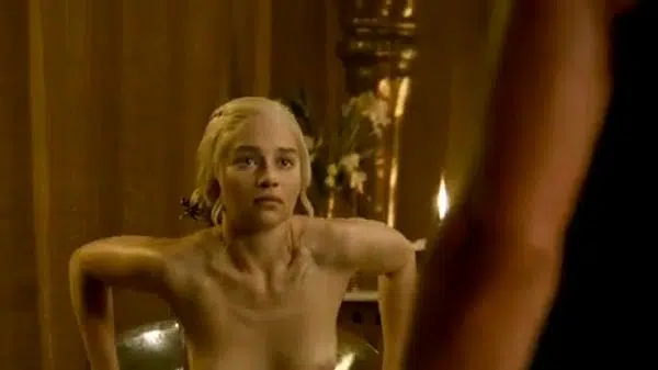 Mulheres magras nuas