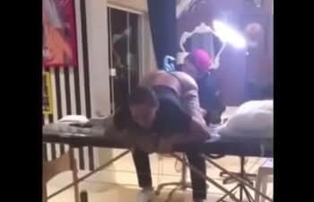 Annita tatuando Annita tatuando