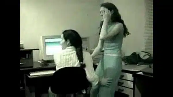 Sexo a três lésbicas