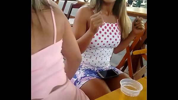 Sexo lesbico amiga