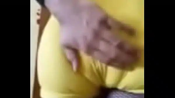 Boquete gostoso no shopping de uma ninfeta safada