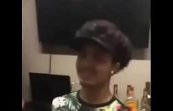 Chanel uzi Chanel uzi