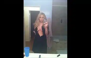 Filha bebada dormio nua Filha bebada dormio nua