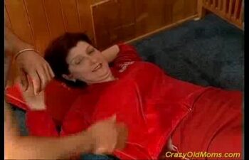 Mulher comendo o cu do marido na força Mulher comendo o cu do marido na força
