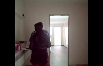 Tio olhando subrinha Tio olhando subrinha