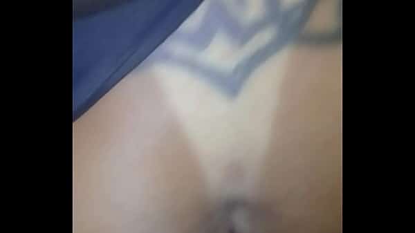 Magrinha dando cuzinho