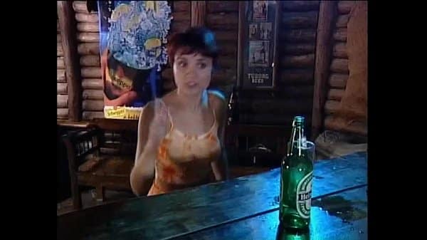 Mulher  geme muito e o preto não para