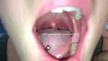 Na praia fio dental