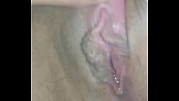 Novinhas molhadinha com a bucetinha babando