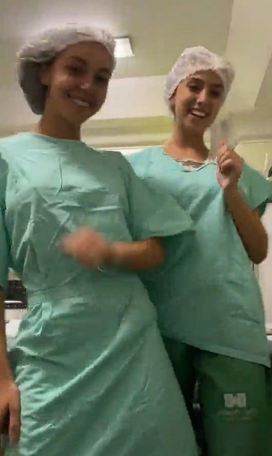 Bruna Denardi nua enfermeira novinha dançando abrindo cuzinho (2)