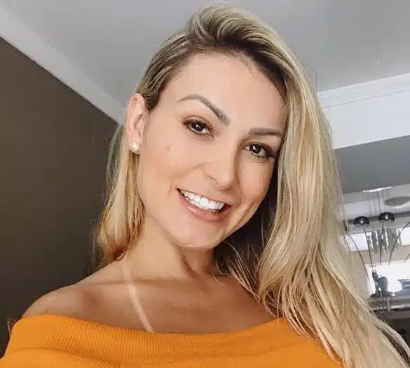 Vazou Andressa Urach fodendo sua buceta com cliente no motel